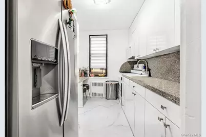 2 W End Avenue #5N, Brooklyn, NY 11235 - Photo 8