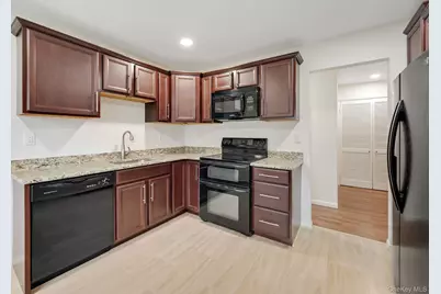 327 Sierra Vista Lane, Valley Cottage, NY 10989 - Photo 6