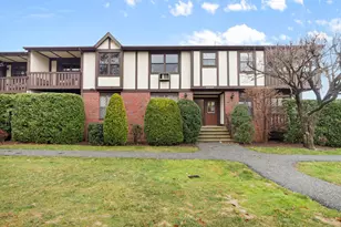 327 Sierra Vista Ln, Valley Cottage, NY 10989 - Photo 2