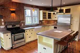 685 Orchard St, New Suffolk, NY 11956 - Photo 2