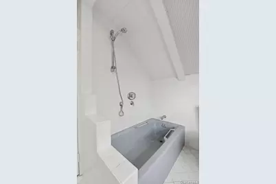 6 The Maples, Roslyn, NY 11576 - Photo 42