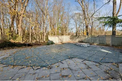 6 The Maples, Roslyn, NY 11576 - Photo 12