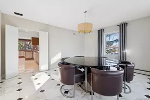 6 The Maples, Roslyn, NY 11576 - Photo 24