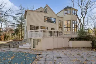 6 The Maples, Roslyn, NY 11576 - Photo 14