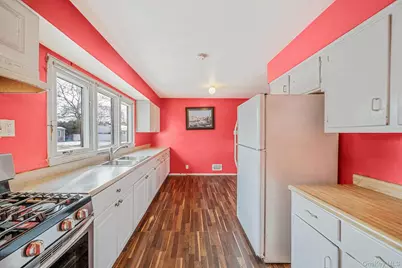 741 Hamilton Avenue, Westhampton Beach, NY 11978 - Photo 8