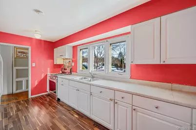 741 Hamilton Avenue, Westhampton Beach, NY 11978 - Photo 6