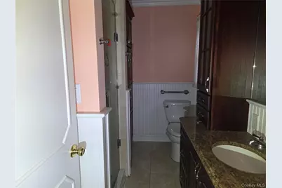 38 Amherst Court, Huntington, NY 11743 - Photo 14