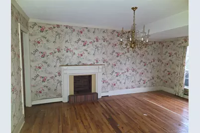 38 Amherst Court, Huntington, NY 11743 - Photo 6