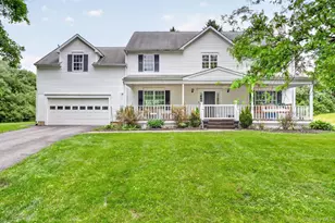 5 Red Tail Ct, Pawling, NY 12564 - Photo 2