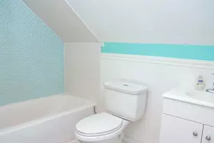 10 Clarence St, Copiague, NY 11726 - Photo 10