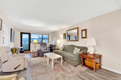 1523 Central Park Ave #3E, Yonkers, NY 10710 - Photo 8