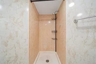 172 Juanita Ave, Freeport, NY 11520 - Photo 24