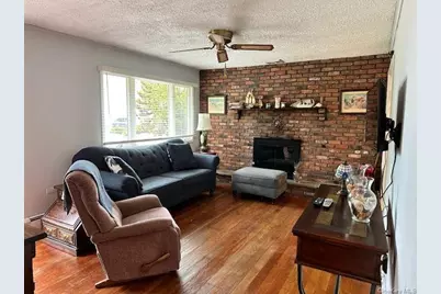 4 Oakhurst Road, Hampton Bays, NY 11946 - Photo 10