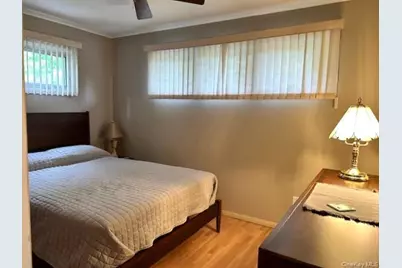 4 Oakhurst Road, Hampton Bays, NY 11946 - Photo 6