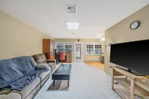 116 B Exmore Ct, Ridge, NY 11961 - Photo 8