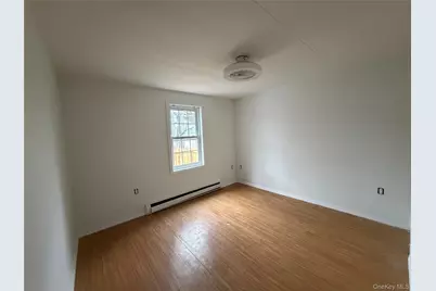 101 Rosevale Avenue E, Ronkonkoma, NY 11779 - Photo 4