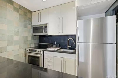 26 Layton Avenue #8, Southampton, NY 11968 - Photo 6