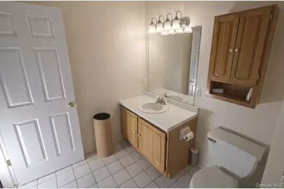 15 Village Cove #15, Warwick, NY 10990 - Photo 12