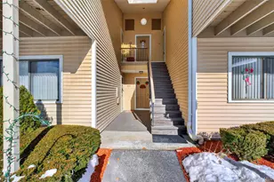 96 Molly Pitcher Ln, Yorktown Heights, NY 10598 - Photo 2