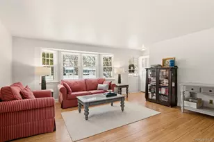 10 Catalpa Ln, Stony Brook, NY 11790 - Photo 4