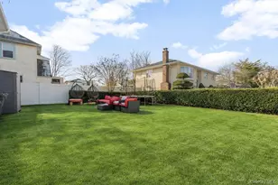 219 Pearsall Pl, Woodmere, NY 11598 - Photo 30