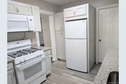 12 Railroad Avenue #Floor 2, Chester, NY 10918 - Photo 4