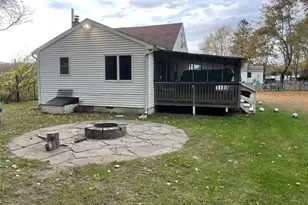 484Unitb Moriches Middle Rd, Manorville, NY 11949 - Photo 2