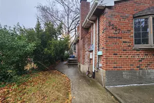 3237 Rawlins Ave, Bronx, NY 10465 - Photo 4