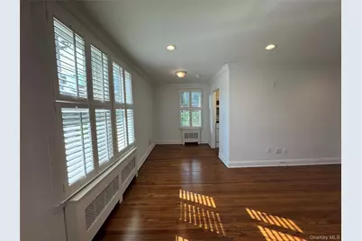 70A Sea Cliff Avenue #70A, Glen Cove, NY 11542 - Photo 4