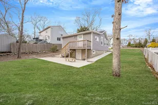 4 Wyandanch Trail, Ridge, NY 11961 - Photo 22