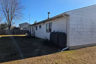 17 Thrasher Ave, Bellport, NY 11713 - Photo 4