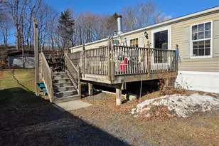 8 Greenrose Dr, Marlboro, NY 12542 - Photo 2