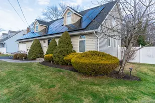 65 Birchbrook Dr, Smithtown, NY 11787 - Photo 2