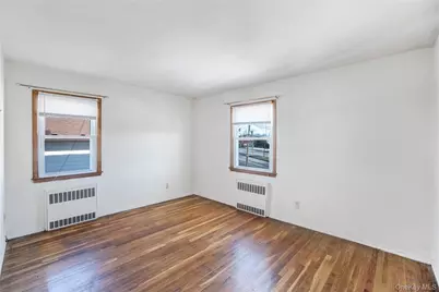 212 Newbridge Road, Hicksville, NY 11801 - Photo 12