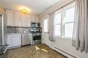 92 Cardinal Ln, Islip, NY 11751 - Photo 6