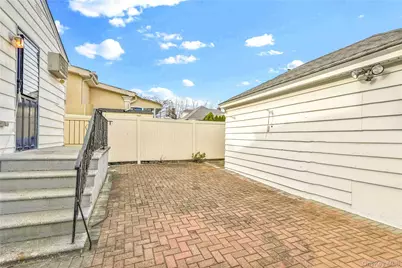 85-86 263 Street, Floral Park, NY 11001 - Photo 24