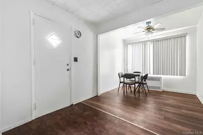 85-86 263 Street, Floral Park, NY 11001 - Photo 6