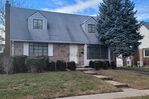 73 Schumacher Dr, New Hyde Park, NY 11040 - Photo 2