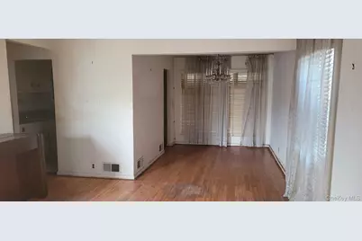 73 Schumacher Drive, New Hyde Park, NY 11040 - Photo 4