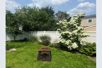 19 Windy Knolls #Right Side, Greenwich, CT 06831 - Photo 16