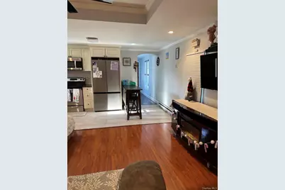 10 Elm Avenue, Bay Shore, NY 11706 - Photo 4