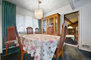 25 Lois Ln, Farmingdale, NY 11735 - Photo 8