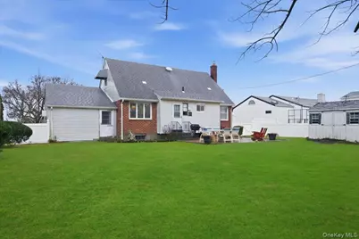 25 Lois Lane, Farmingdale, NY 11735 - Photo 28