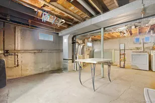 25 Lois Ln, Farmingdale, NY 11735 - Photo 24