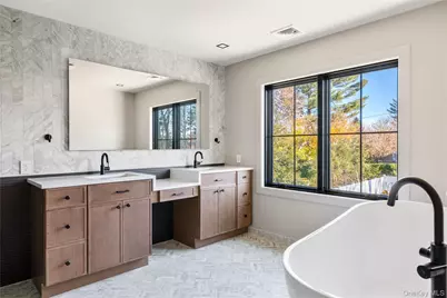 28 Cord Lane, Levittown, NY 11756 - Photo 8