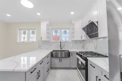 146-18 Laburnum Avenue, Flushing, NY 11355 - Photo 24