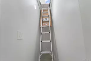 146-18 Laburnum Ave, Flushing, NY 11355 - Photo 32