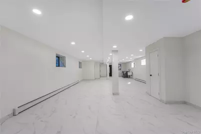 146-18 Laburnum Avenue, Flushing, NY 11355 - Photo 16