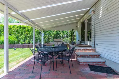 977 Woodcliff Drive, Franklin Square, NY 11010 - Photo 18