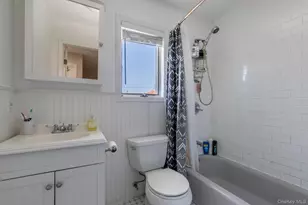 977 Woodcliff Dr, Franklin Square, NY 11010 - Photo 14